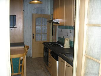 Menšia samostatná neprechodná izba v Ružinove - 2