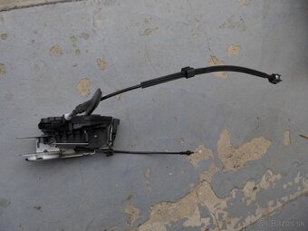 Predám na Ford Transit Custom pokazený zámok dverí - 2