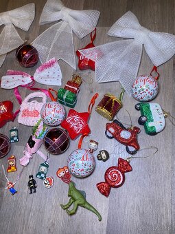 Sada 38 vianočných ozdôb na stromček, v perfektnom stave - 2