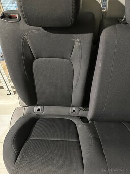 Zadné sedadlá Jaguár E-Pace L0539830AC04PVJ - 2