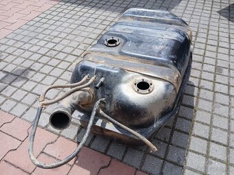 Toyota landcruiser 70 - 2