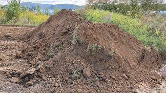 Darujem hlinu, zeminu, ornicu - 2