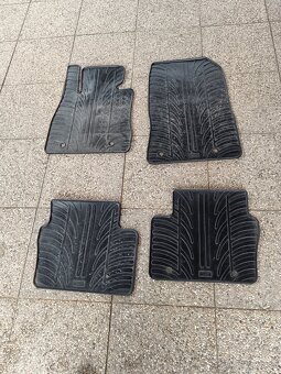 Pneumatiky, disky, puklice, gumenne koberce - 2