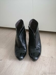 Elegantné čierne kožené topánky č. 37 - 2