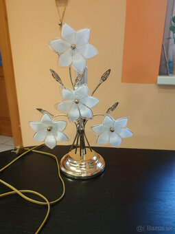 Predám elegantnú porcelánovú stolnú lampu - 2