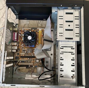 Predám stoloví pc bez ram amd 2 jadro z 500gb hdd bez os - 2