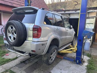 Rozpredám Toyota Rav 4 4x4 - 2