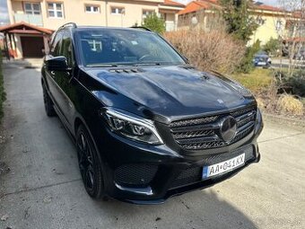 Mercedes Benz 43 AMG - 2