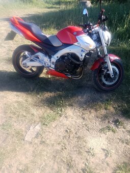 Suzuki gsr 600 - 2