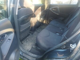 Toyota RAV4 - 2