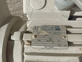 Elektromotor s remenicou 0.37kw 905 o/m - 2
