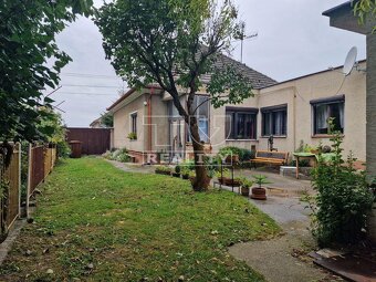 Rezervované - Rodinný dom vhodný na rekonštrukciu, s... - 2