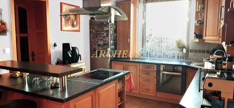 NA PREDAJ NADŠTANDARDNÝ 7- IZBOVÝ DOM, UDAVSKÉ - 2