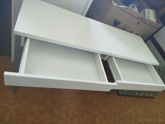 Kozmetický stolík - 2