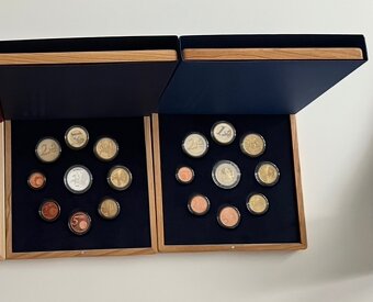 Sady euromincí v drevenej kazete - 2