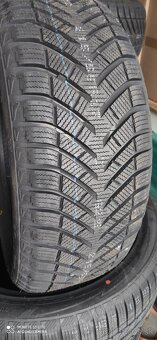 Zimné pneumatiky 215/55 r17 - 2