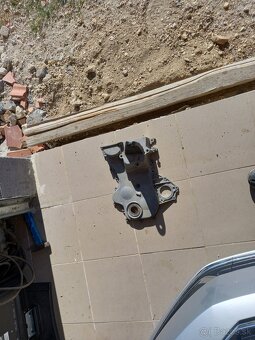 kryt rozvodov  motor G4LA - 2