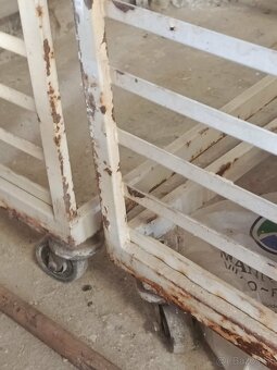 Regále na kolieskach - 2