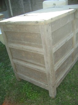 Truhlica starozitna - 2
