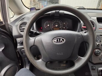 Kia Carens - 2