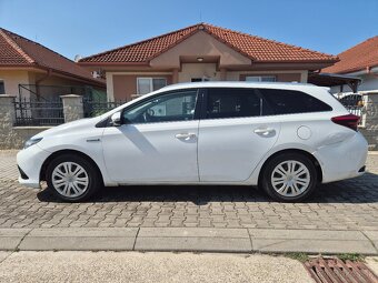 Toyota auris TS hybrid +lpg - 2