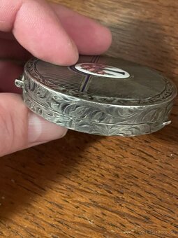 starožitna strieborná pudrenka - 2