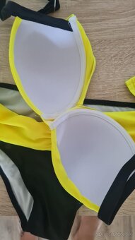 Žlto-čierne plavky - 2