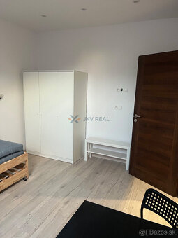 Prenájom 1-izbového bytu s klímou a parkovaním Hlohovec - 2
