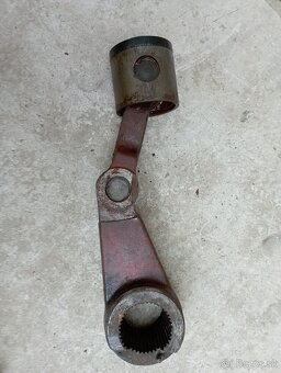 Piest a rameno hydrauliky Zetor super 50 - 2