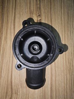 NOVÁ príruba chladenia - obal termostatu - VW GROUP - 2