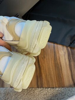 Balenciaga - 2