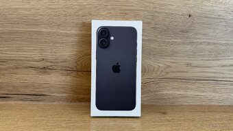 Apple iPhone 16 256 GB čierny - 2