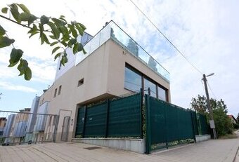 Luxusný 5i. RD, Pezinská ul., 2x PARKING, KLÍMA, TERASA - 2