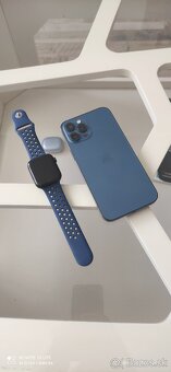 Apple iPhone 12 Pro Max/Apple Watch 7 - 2