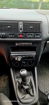 Volkswagen Golf - 2