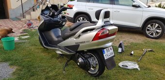 Suzuki Burgman 400 - 2