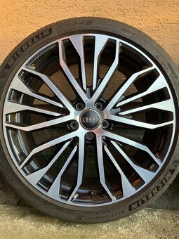Audi R20 4G0601025CR - 2