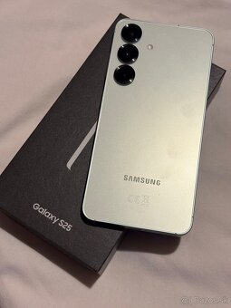 Samsung S25 256GB - 2