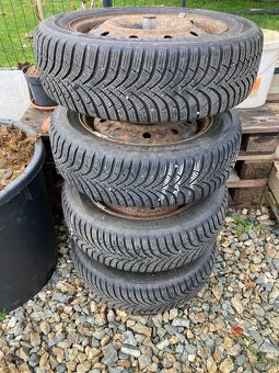 Zimná sada pneu na diskoch + 5ks puklíc 175/65 R15 - 2