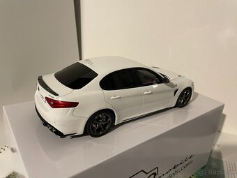 Alfa Romeo Giulia Quadrofoglio - 1:18 Ottomobile - 2