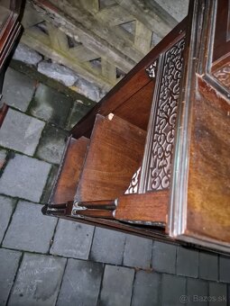 19 - Predám neorenesančnú presklenú vitrínu - 2