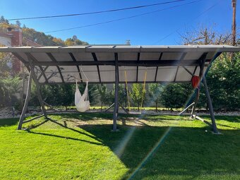 Pristresok, hojdacka, zahrada - 2