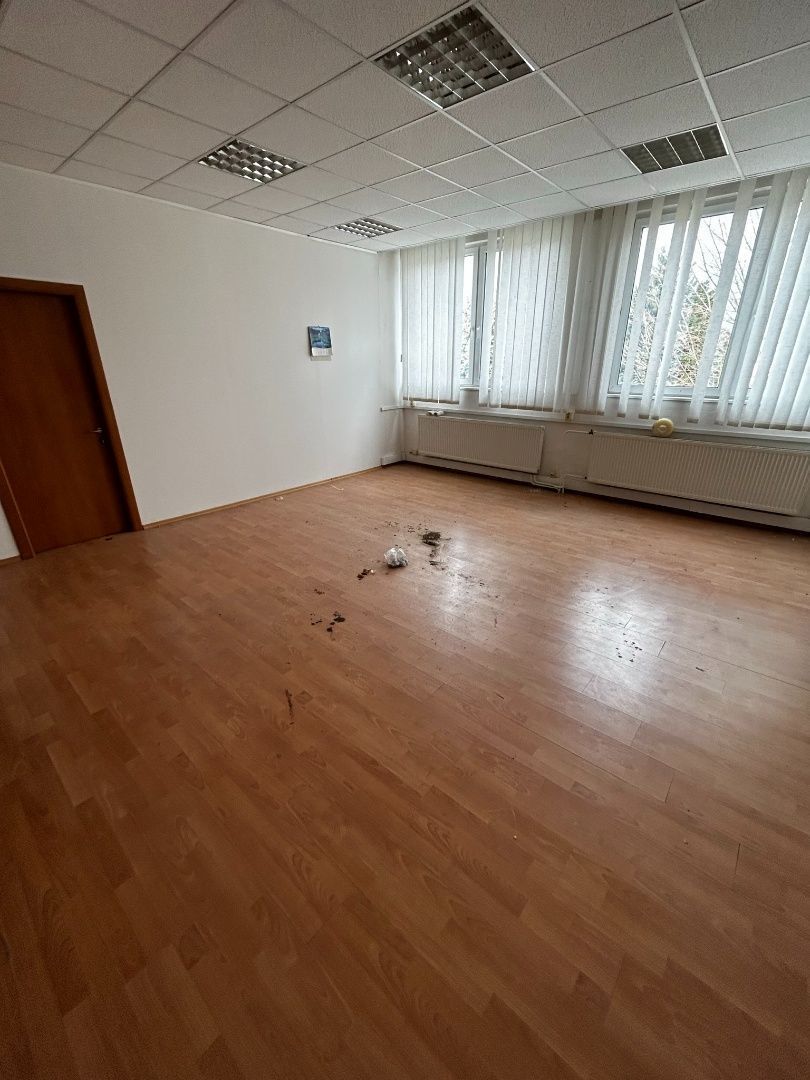 Kancelárske priestory v rôznych výmerách v mestskej časti Do - 3