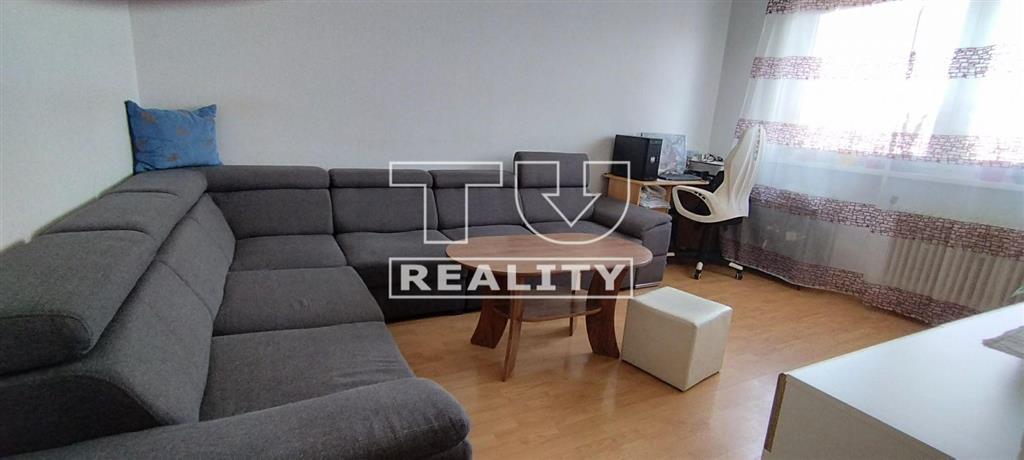 3-IZBOVÝ BYT,ČIASTOČNÁ REKONŠTRUKCIA,KARLOVA VES,64m2 - 3