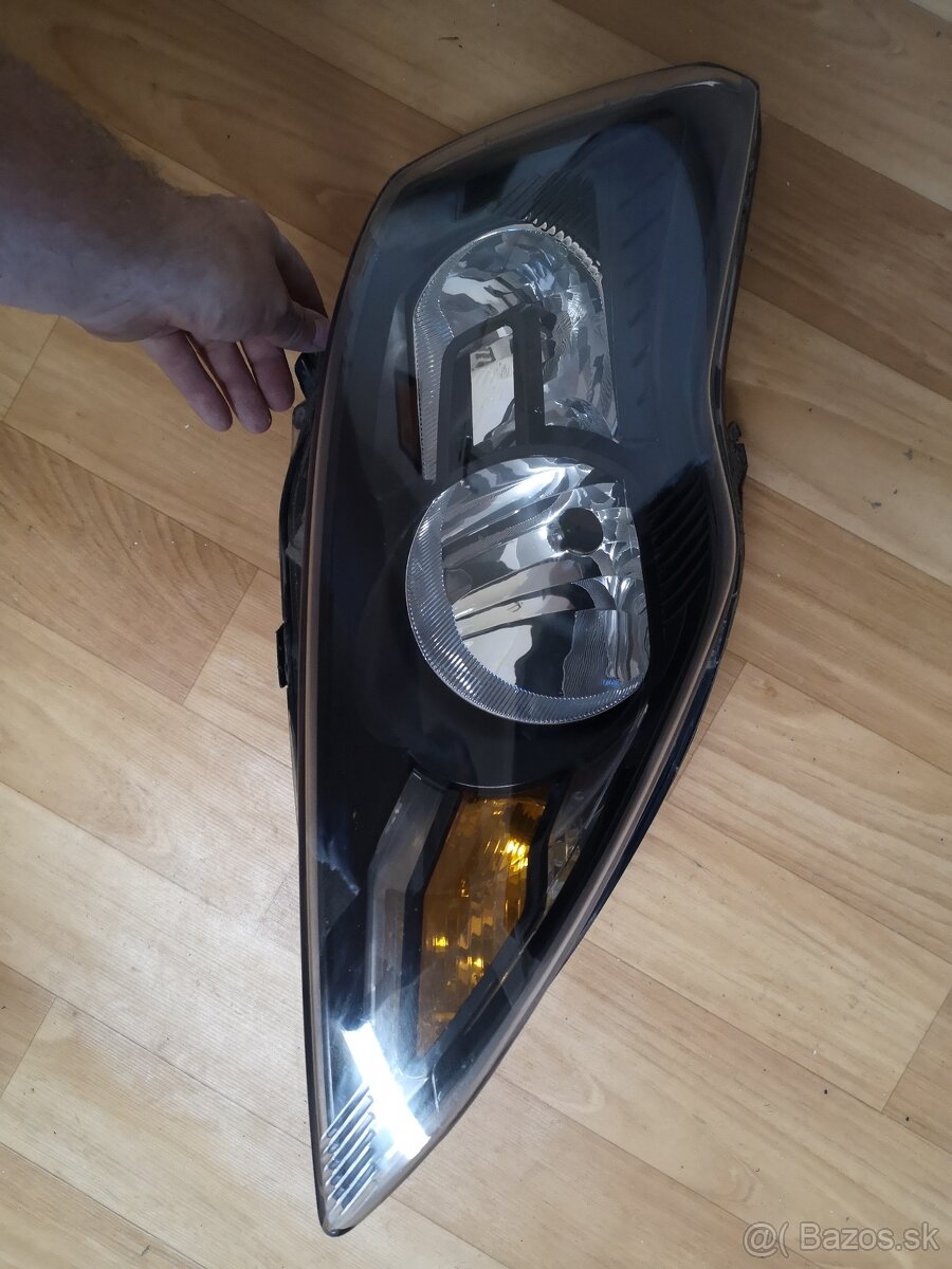 Ford Focus prave predne svetlo - 3