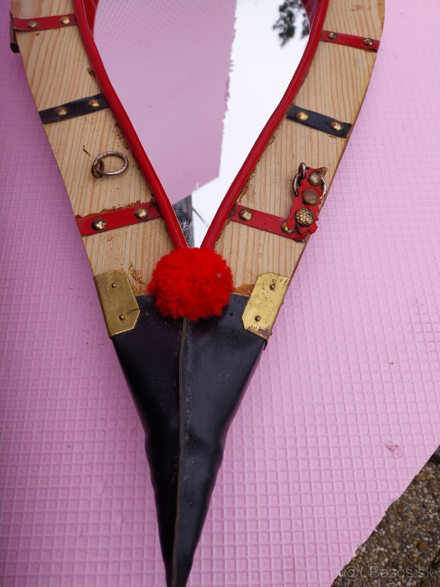 Chomut zrkadlo 35€ - 3