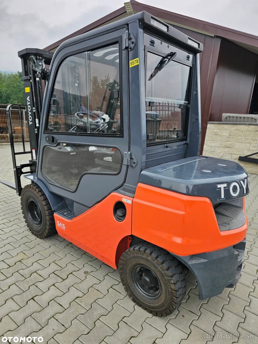 Vysokozdvižný vozík TOYOTA 8FDF25 - 3