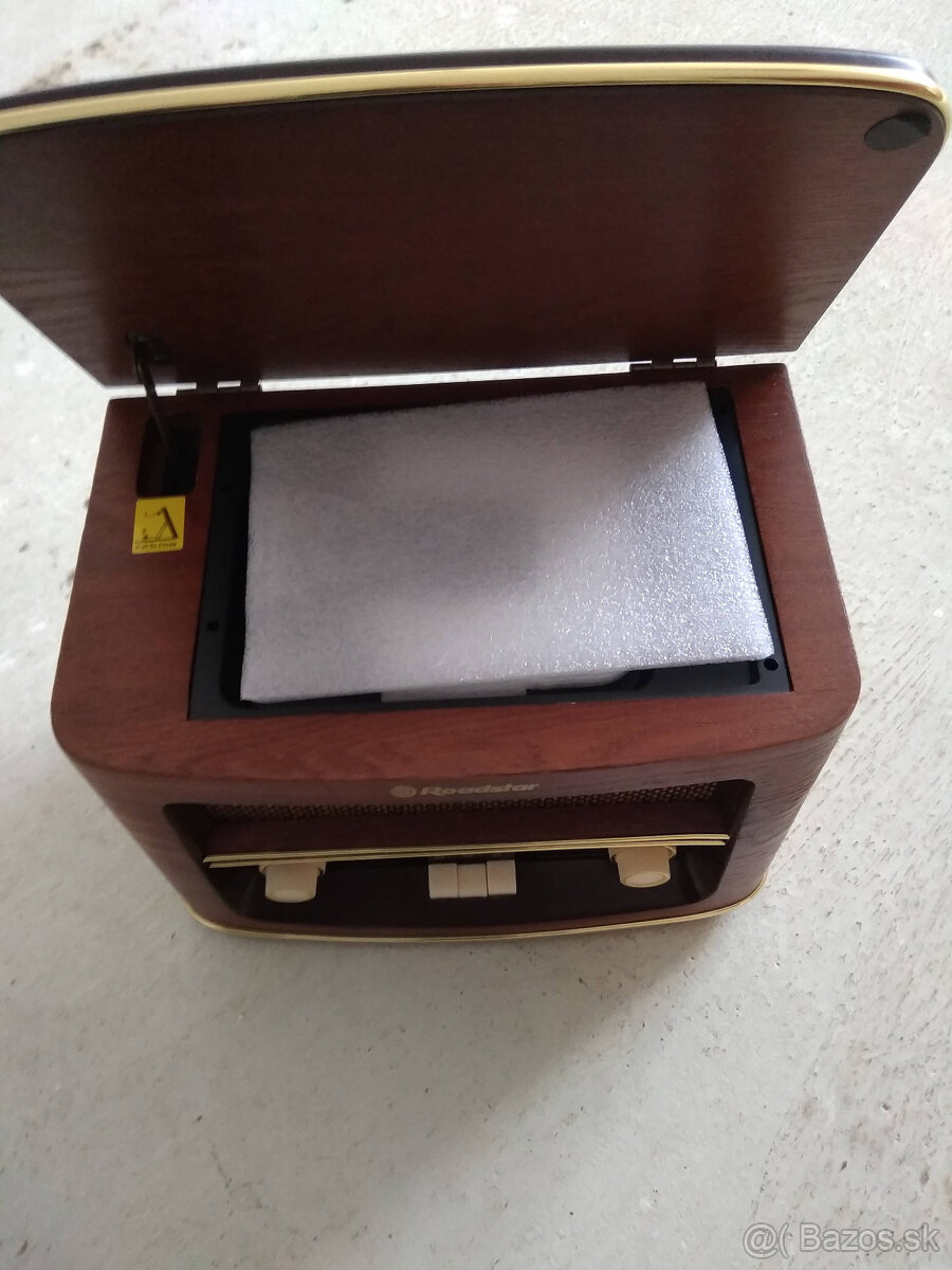 Rádio Roadstar. - 3