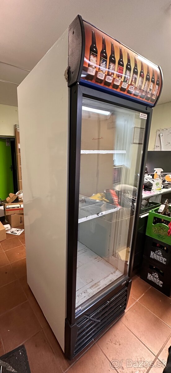 Vitrínová profesionálna chladnička - 3