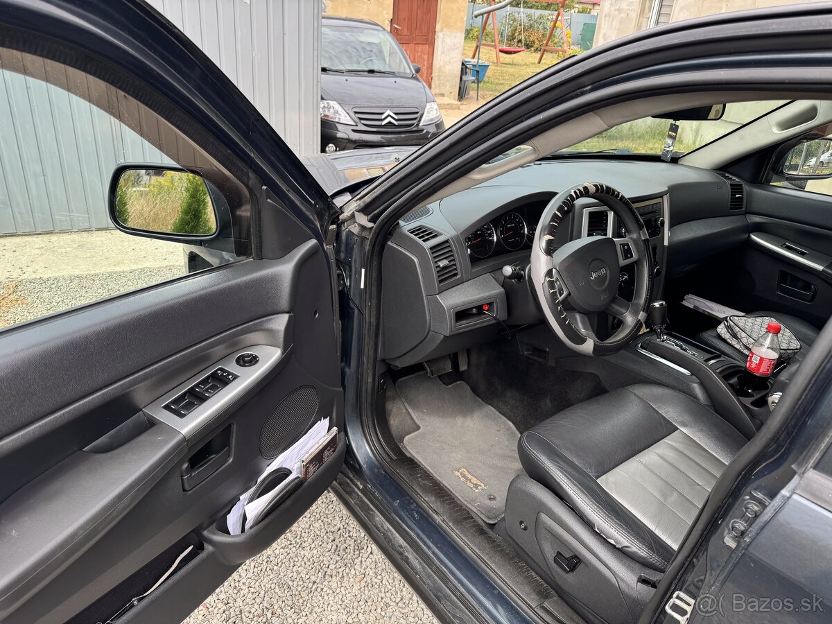 Predám/vymenim jeep 3.7 laredo 157kW. 2007/10 - 3